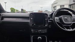 2019 (69) VOLVO XC40 2.0 D3 R DESIGN 5dr 5433320