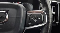 2019 (69) VOLVO XC40 2.0 D3 R DESIGN 5dr 5433329