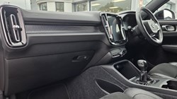 2019 (69) VOLVO XC40 2.0 D3 R DESIGN 5dr 5433323