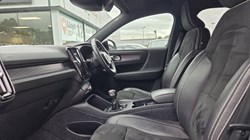 2019 (69) VOLVO XC40 2.0 D3 R DESIGN 5dr 5433324