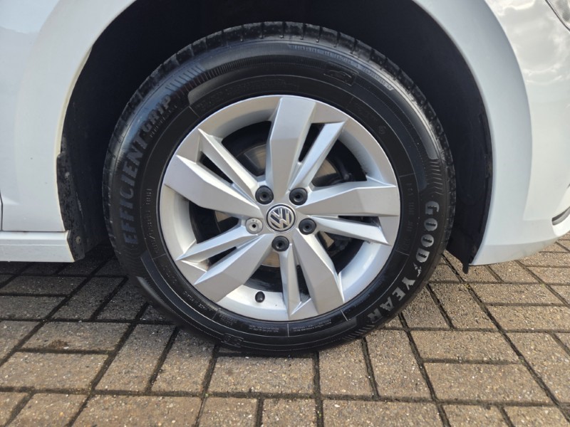 2018 (18) VOLKSWAGEN POLO 1.0 SE 5dr 5431471