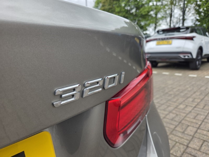 2017 (67) BMW 3 SERIES 320i Sport 4dr 5438180