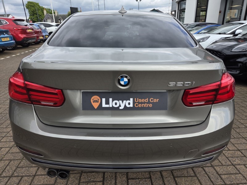 2017 (67) BMW 3 SERIES 320i Sport 4dr 5438184