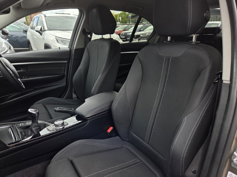 2017 (67) BMW 3 SERIES 320i Sport 4dr 5438196