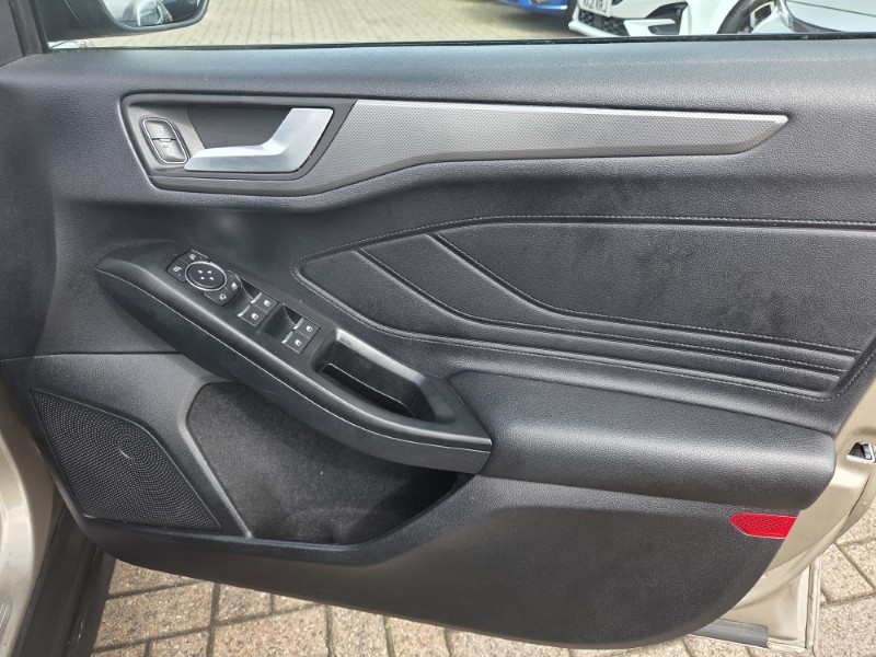 2019 (19) FORD FOCUS 1.0 EcoBoost 125 Titanium X 5dr 5438278