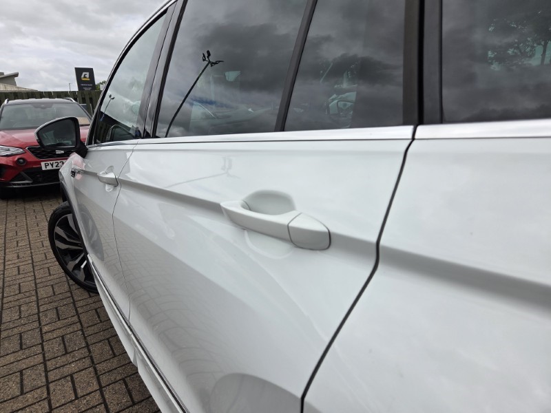 2019 (19) VOLKSWAGEN TIGUAN 2.0 TSi 190 4Motion R-Line Tech 5dr DSG 5471556