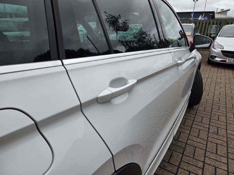 2019 (19) VOLKSWAGEN TIGUAN 2.0 TSi 190 4Motion R-Line Tech 5dr DSG 5471558
