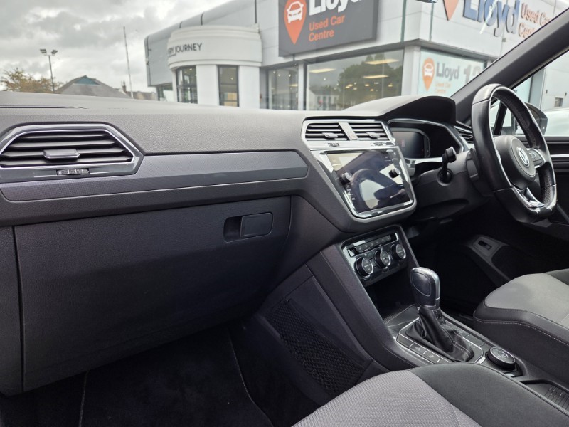 2019 (19) VOLKSWAGEN TIGUAN 2.0 TSi 190 4Motion R-Line Tech 5dr DSG 5471575