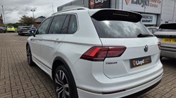 2019 (19) VOLKSWAGEN TIGUAN 2.0 TSi 190 4Motion R-Line Tech 5dr DSG 5471563