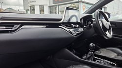 2019 (19) TOYOTA C-HR 1.2T Dynamic 5dr 5463662