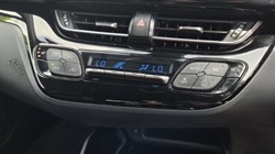 2019 (19) TOYOTA C-HR 1.2T Dynamic 5dr 5463672