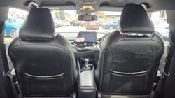2019 (19) TOYOTA C-HR 1.2T Dynamic 5dr 5463655