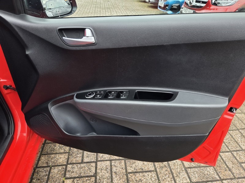 2020 (69) HYUNDAI I10 1.0 Premium 5dr 5461261