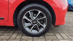 2020 (69) HYUNDAI I10 1.0 Premium 5dr 5461223