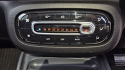 2019 (19) SMART FORTWO COUPE 1.0 Prime Premium 2dr Auto 5463711