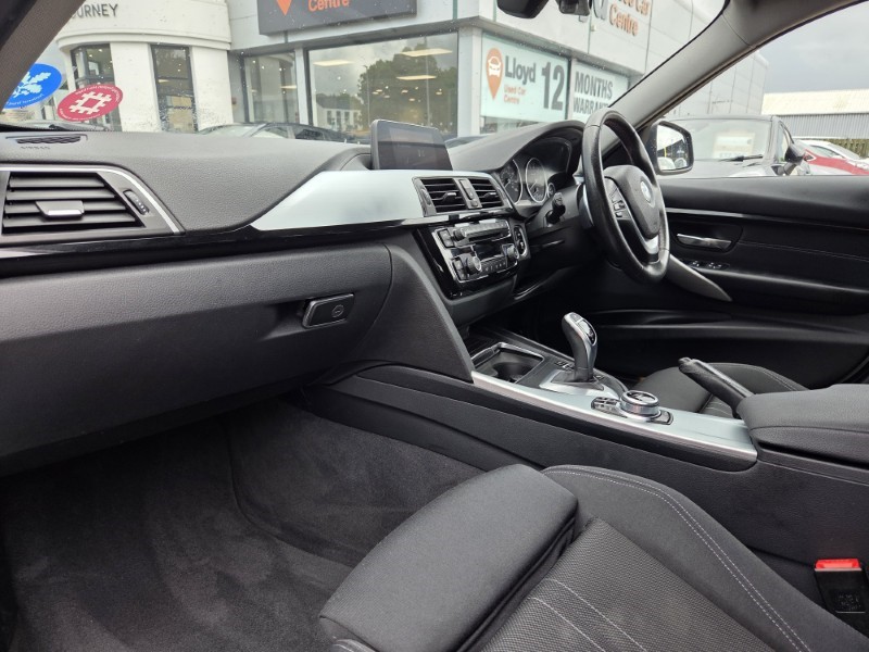 2017 (17) BMW 3 SERIES 320i Sport 5dr Step Auto 5469546