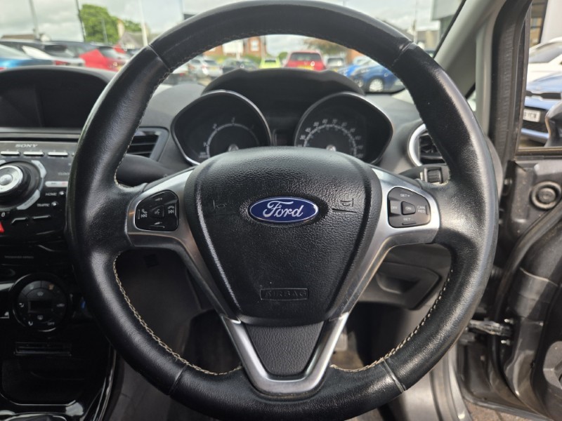 2017 (17) FORD FIESTA 1.5 TDCi Titanium 5dr 5463751