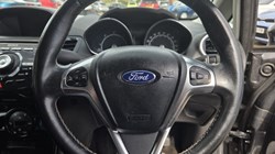 2017 (17) FORD FIESTA 1.5 TDCi Titanium 5dr 5463751