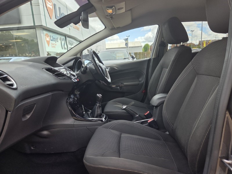 2017 (17) FORD FIESTA 1.5 TDCi Titanium 5dr 5463744