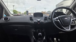2017 (17) FORD FIESTA 1.5 TDCi Titanium 5dr 5463739