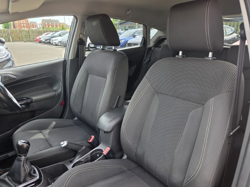 2017 (17) FORD FIESTA 1.5 TDCi Titanium 5dr 5463745