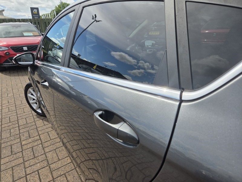 2017 (17) FORD FIESTA 1.5 TDCi Titanium 5dr 5463727