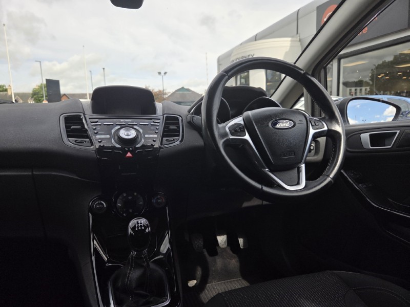 2017 (17) FORD FIESTA 1.5 TDCi Titanium 5dr 5463740