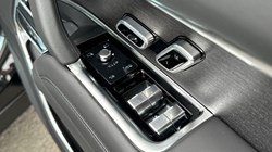 2024 (74) LAND ROVER RANGE ROVER 3.0 P460e HSE 4dr Auto 3299706