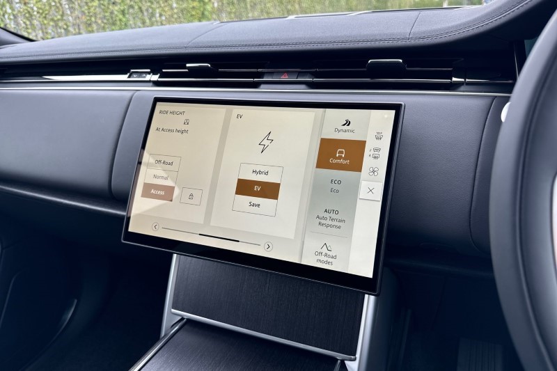 2024 (74) LAND ROVER RANGE ROVER 3.0 P460e HSE 4dr Auto 3299719