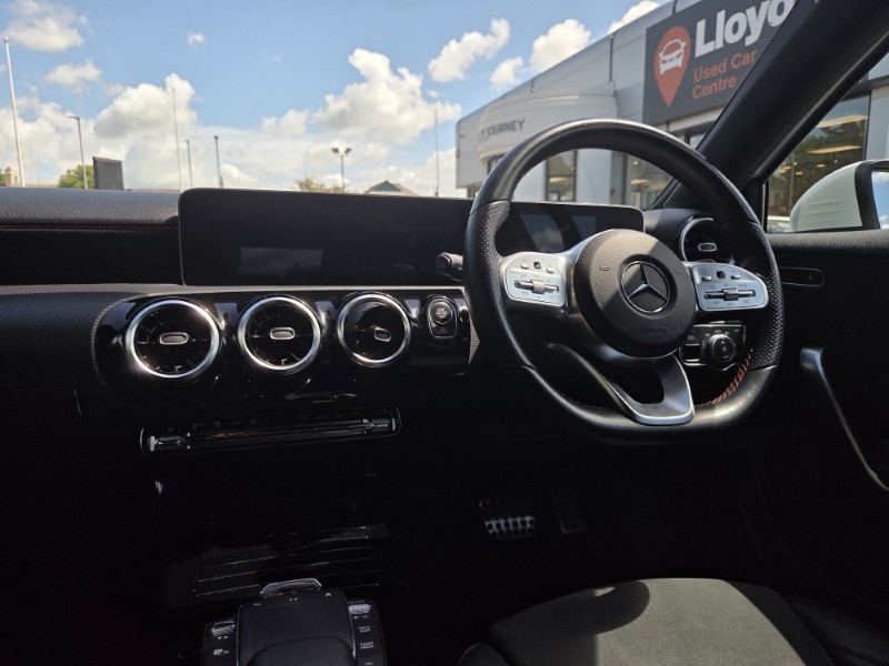 2020 (20) MERCEDES-BENZ A CLASS A180 AMG Line Executive 5dr Auto 5486632