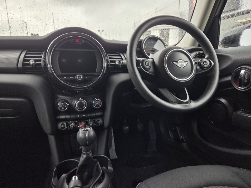 2020 (20) MINI HATCHBACK 1.5 Cooper Classic II 5dr 5470429