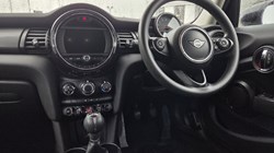 2020 (20) MINI HATCHBACK 1.5 Cooper Classic II 5dr 5470429