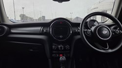 2020 (20) MINI HATCHBACK 1.5 Cooper Classic II 5dr 5470428