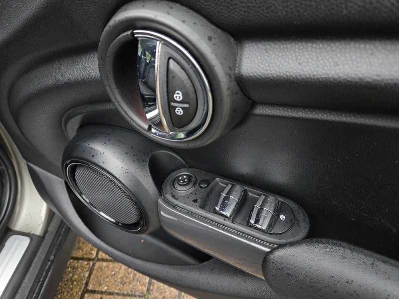 2020 (20) MINI HATCHBACK 1.5 Cooper Classic II 5dr 5470437