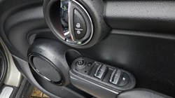 2020 (20) MINI HATCHBACK 1.5 Cooper Classic II 5dr 5470437