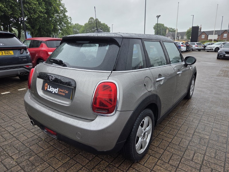 2020 (20) MINI HATCHBACK 1.5 Cooper Classic II 5dr 5470422