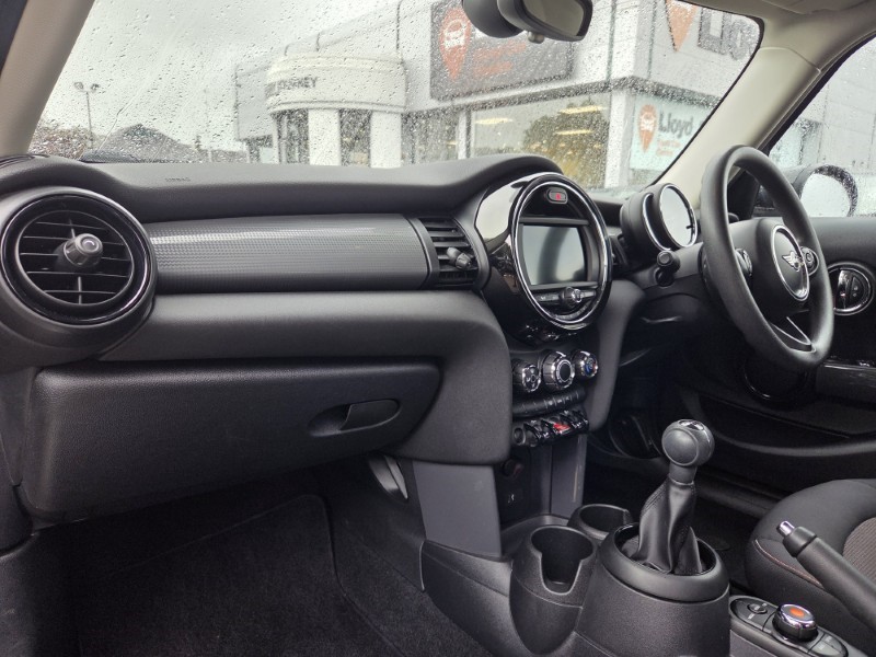 2020 (20) MINI HATCHBACK 1.5 Cooper Classic II 5dr 5470432