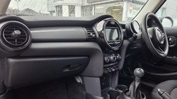2020 (20) MINI HATCHBACK 1.5 Cooper Classic II 5dr 5470432