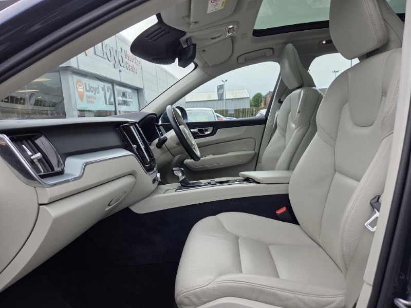 2018 (18) VOLVO XC60 2.0 D4 Momentum Pro 5dr AWD Geartronic 5481625