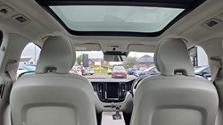 2018 (18) VOLVO XC60 2.0 D4 Momentum Pro 5dr AWD Geartronic 5481616