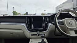 2018 (18) VOLVO XC60 2.0 D4 Momentum Pro 5dr AWD Geartronic 5481620