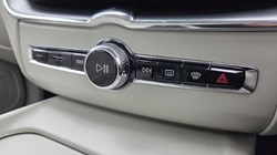 2018 (18) VOLVO XC60 2.0 D4 Momentum Pro 5dr AWD Geartronic 5481637
