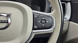 2018 (18) VOLVO XC60 2.0 D4 Momentum Pro 5dr AWD Geartronic 5481633