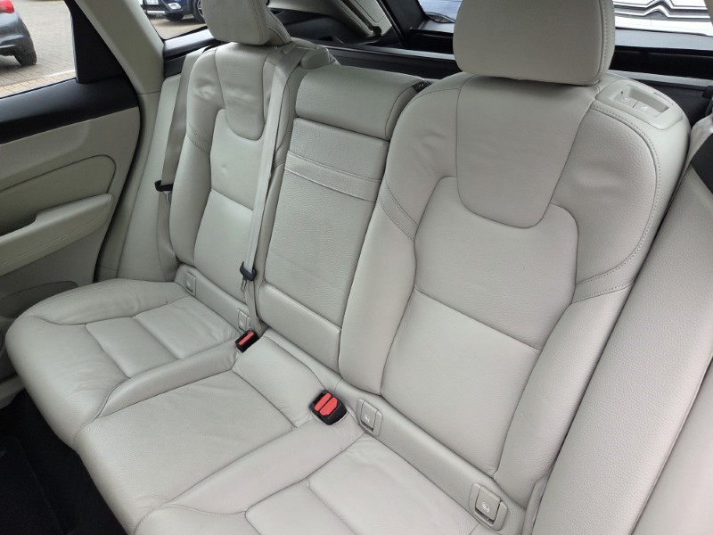 2018 (18) VOLVO XC60 2.0 D4 Momentum Pro 5dr AWD Geartronic 5481623