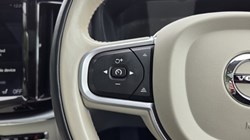 2018 (18) VOLVO XC60 2.0 D4 Momentum Pro 5dr AWD Geartronic 5481631