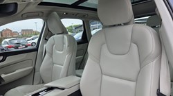 2018 (18) VOLVO XC60 2.0 D4 Momentum Pro 5dr AWD Geartronic 5481626
