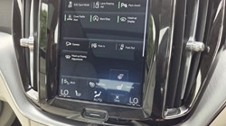 2018 (18) VOLVO XC60 2.0 D4 Momentum Pro 5dr AWD Geartronic 5481644