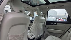 2018 (18) VOLVO XC60 2.0 D4 Momentum Pro 5dr AWD Geartronic 5481618
