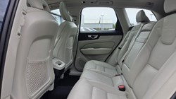 2018 (18) VOLVO XC60 2.0 D4 Momentum Pro 5dr AWD Geartronic 5481619