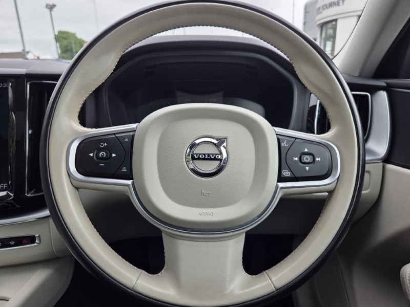 2018 (18) VOLVO XC60 2.0 D4 Momentum Pro 5dr AWD Geartronic 5481634